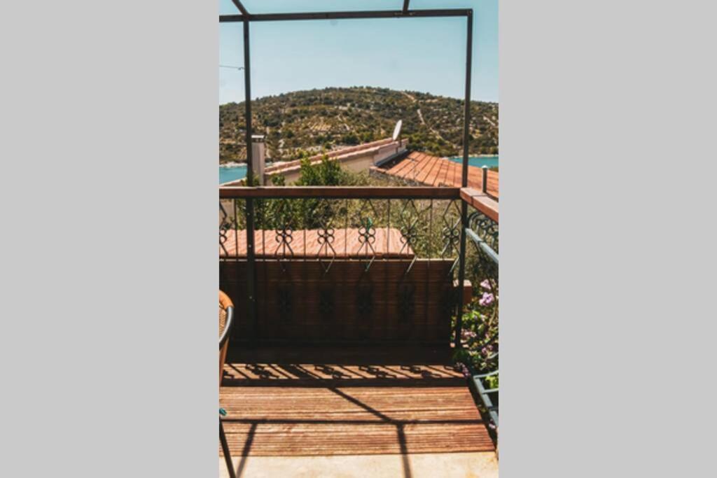 One Bedroom Apartment With Terrace And Seaview - B Sevid Exteriér fotografie